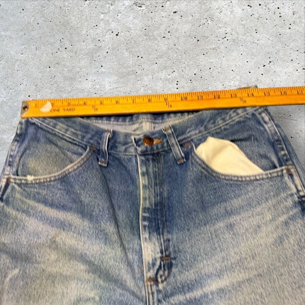 Vintage Light Wash Straight Leg Jeans Mens 33x32 Faded Distressed Raw Hem Peace - Picture 13 of 13